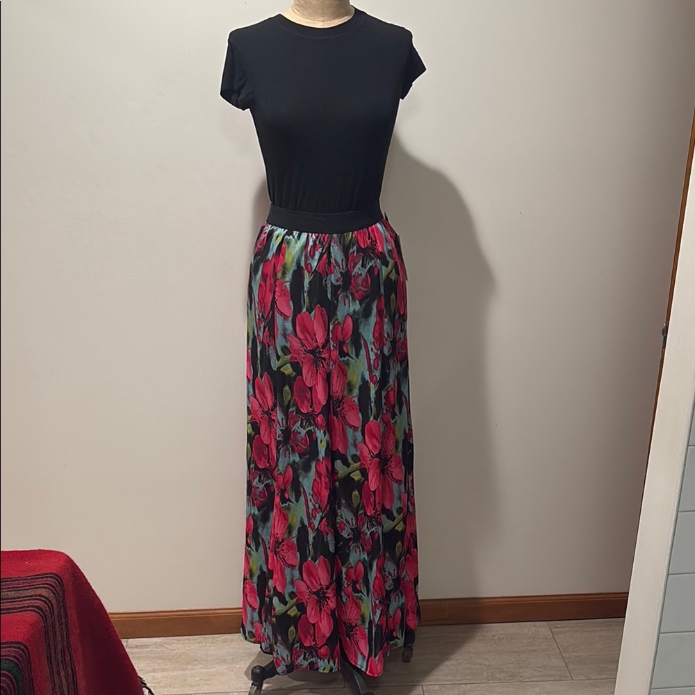 BB Dakota Floral Black and Pink Maxi Skirt
